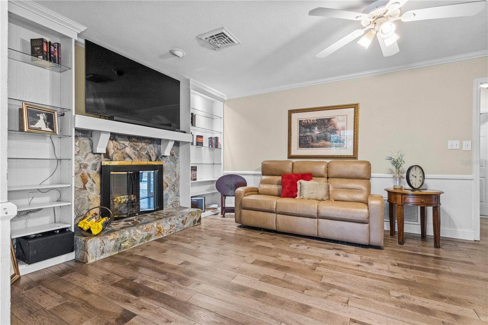 Image 18 of 69 For 1437 Glenview Road