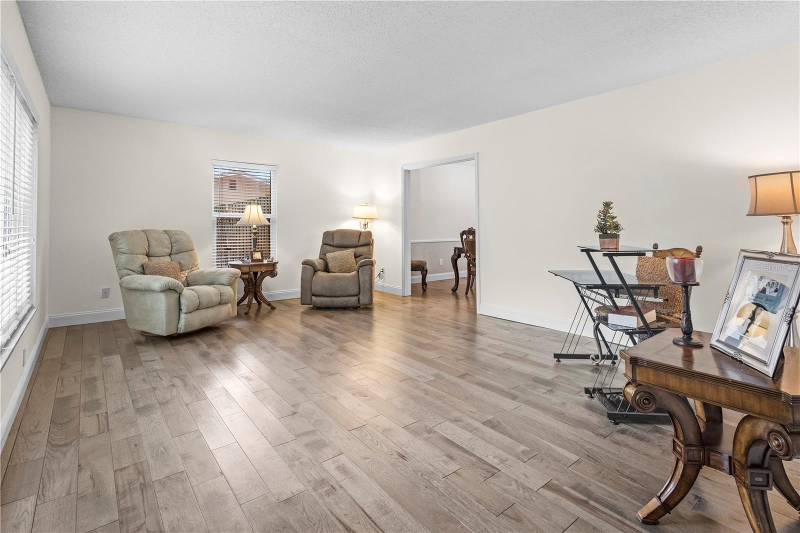 Image 3 of 69 For 1437 Glenview Road