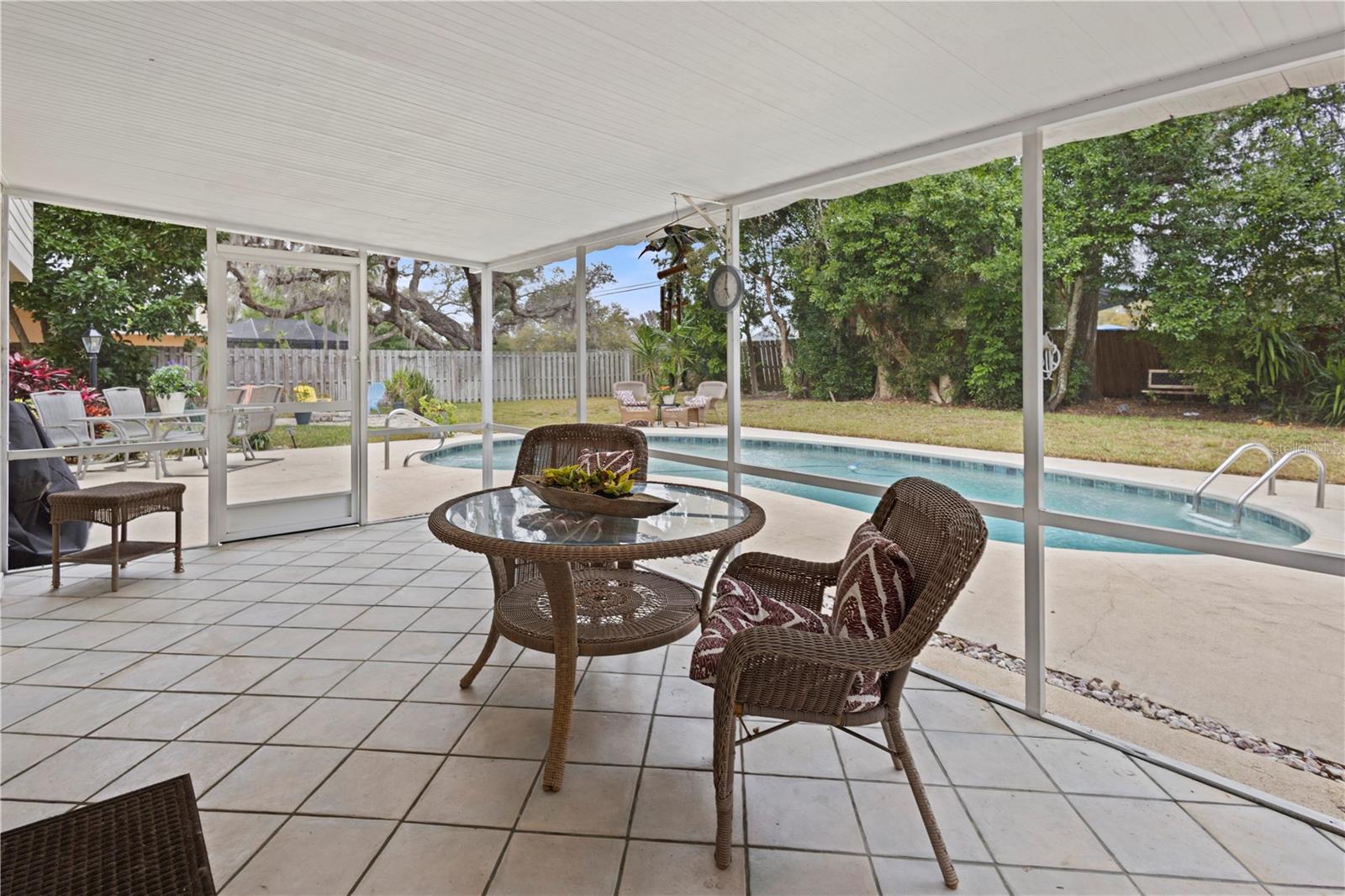 Image 42 of 69 For 1437 Glenview Road