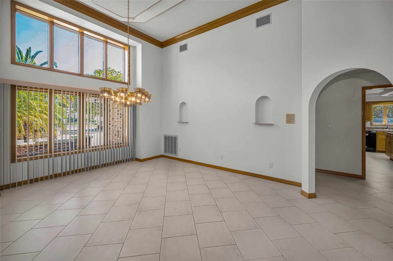 Image 11 of 79 For 5747 Fieldspring Avenue