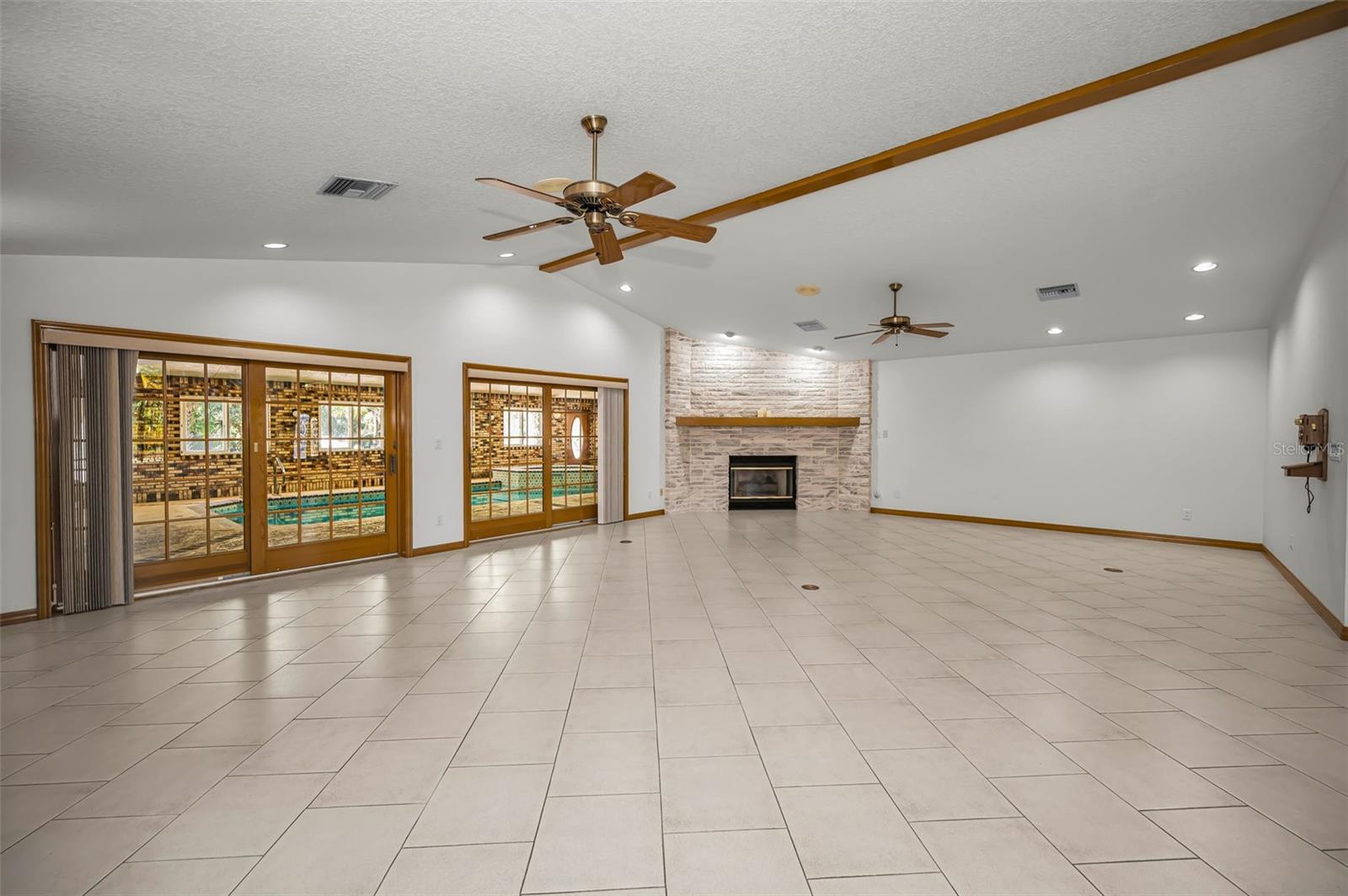 Image 13 of 79 For 5747 Fieldspring Avenue