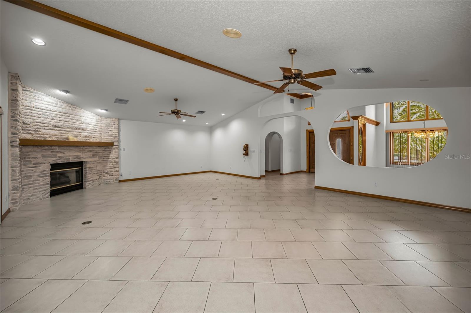 Image 15 of 79 For 5747 Fieldspring Avenue