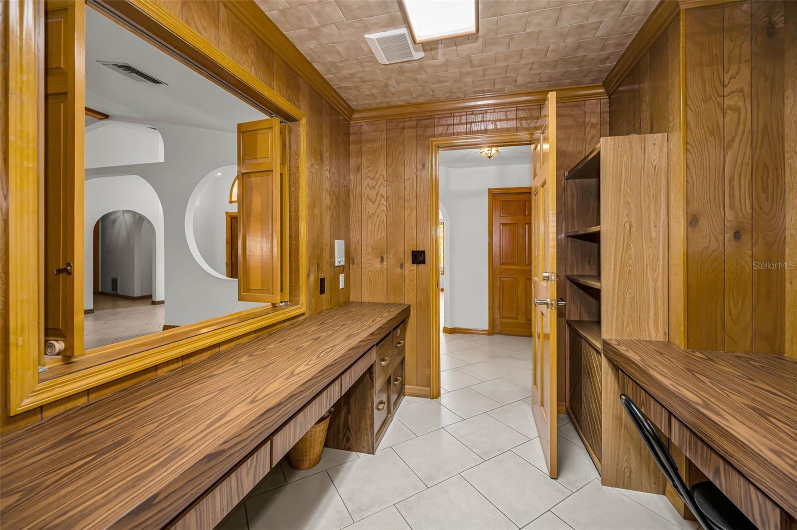 Image 18 of 79 For 5747 Fieldspring Avenue