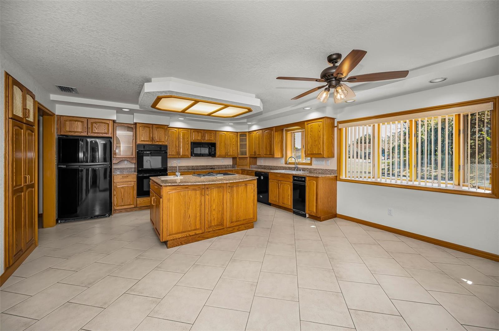 Image 32 of 79 For 5747 Fieldspring Avenue