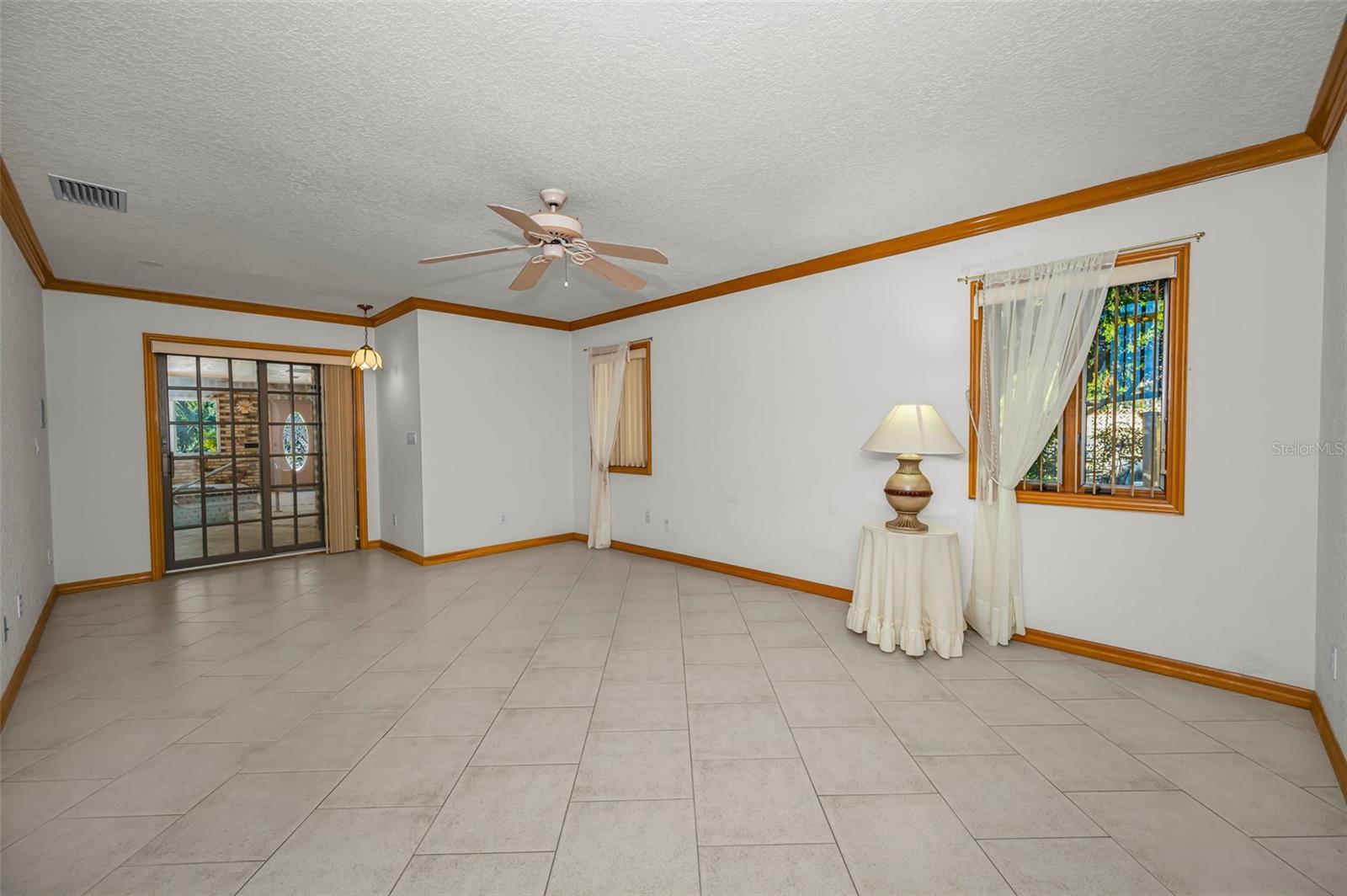 Image 37 of 79 For 5747 Fieldspring Avenue