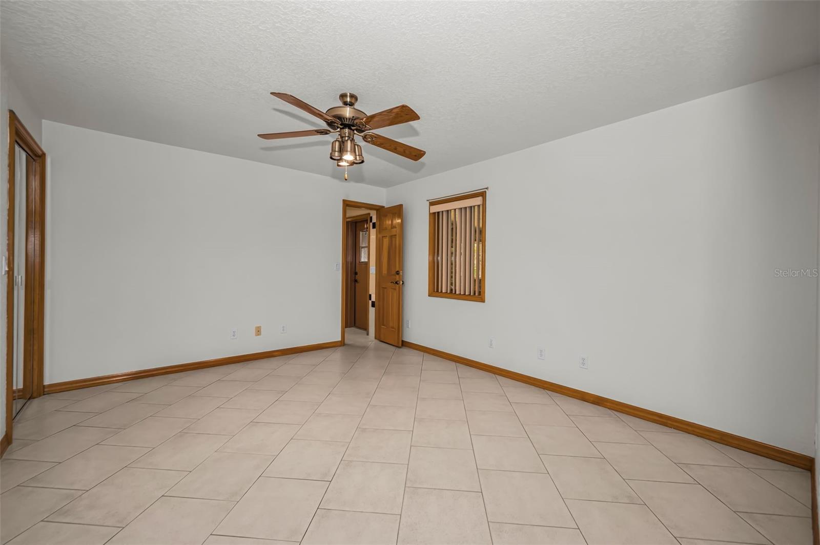 Image 46 of 79 For 5747 Fieldspring Avenue