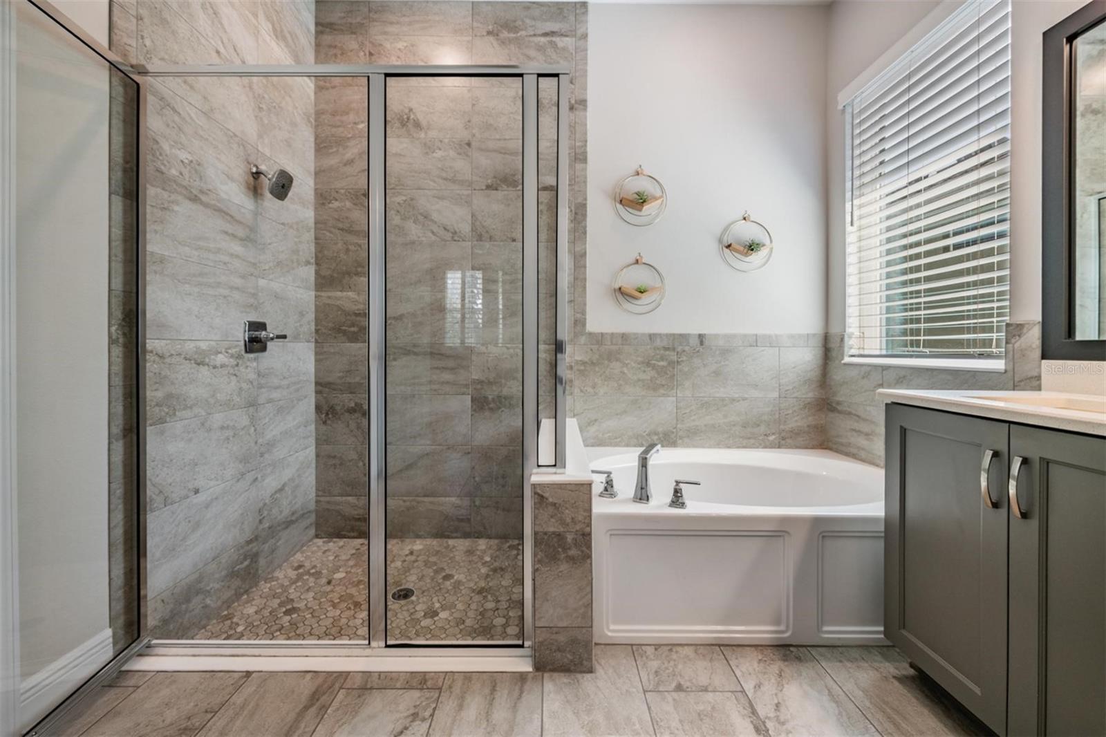 Image 25 of 47 For 4374 Broad Porch Run