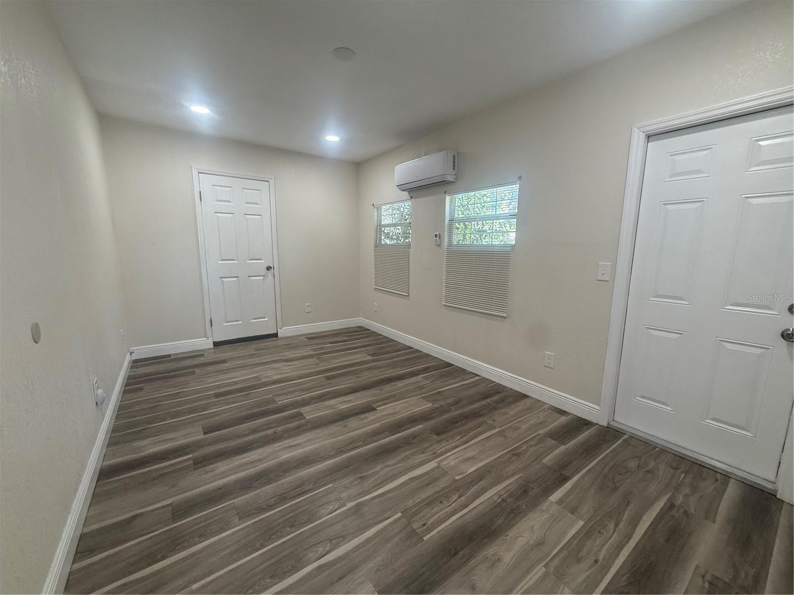 Image 10 of 16 For 1244 London Avenue 1244