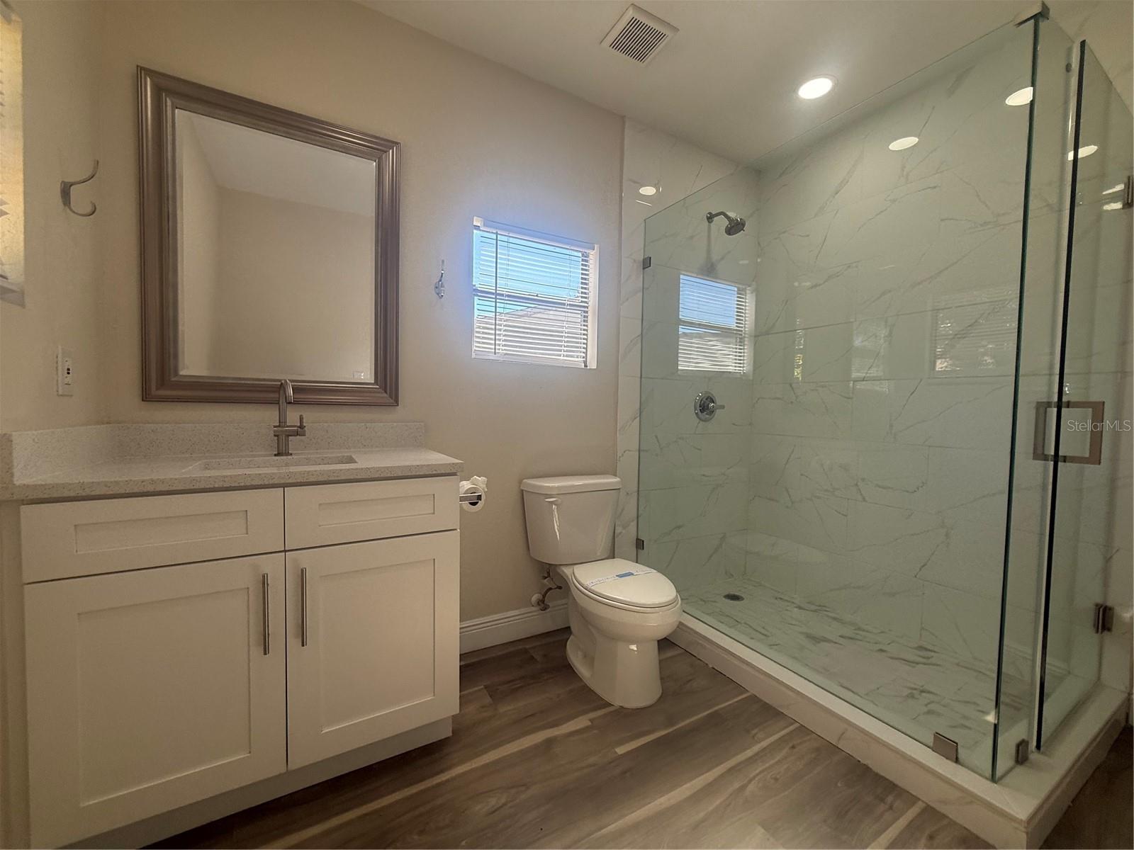 Image 11 of 16 For 1244 London Avenue 1244