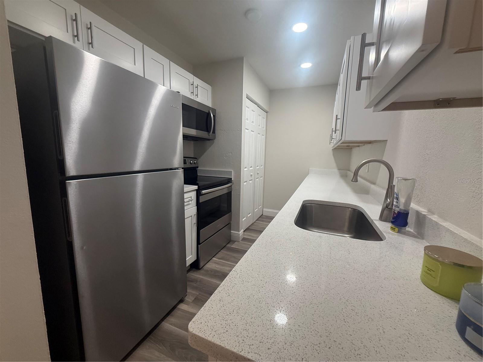 Image 5 of 16 For 1244 London Avenue 1244