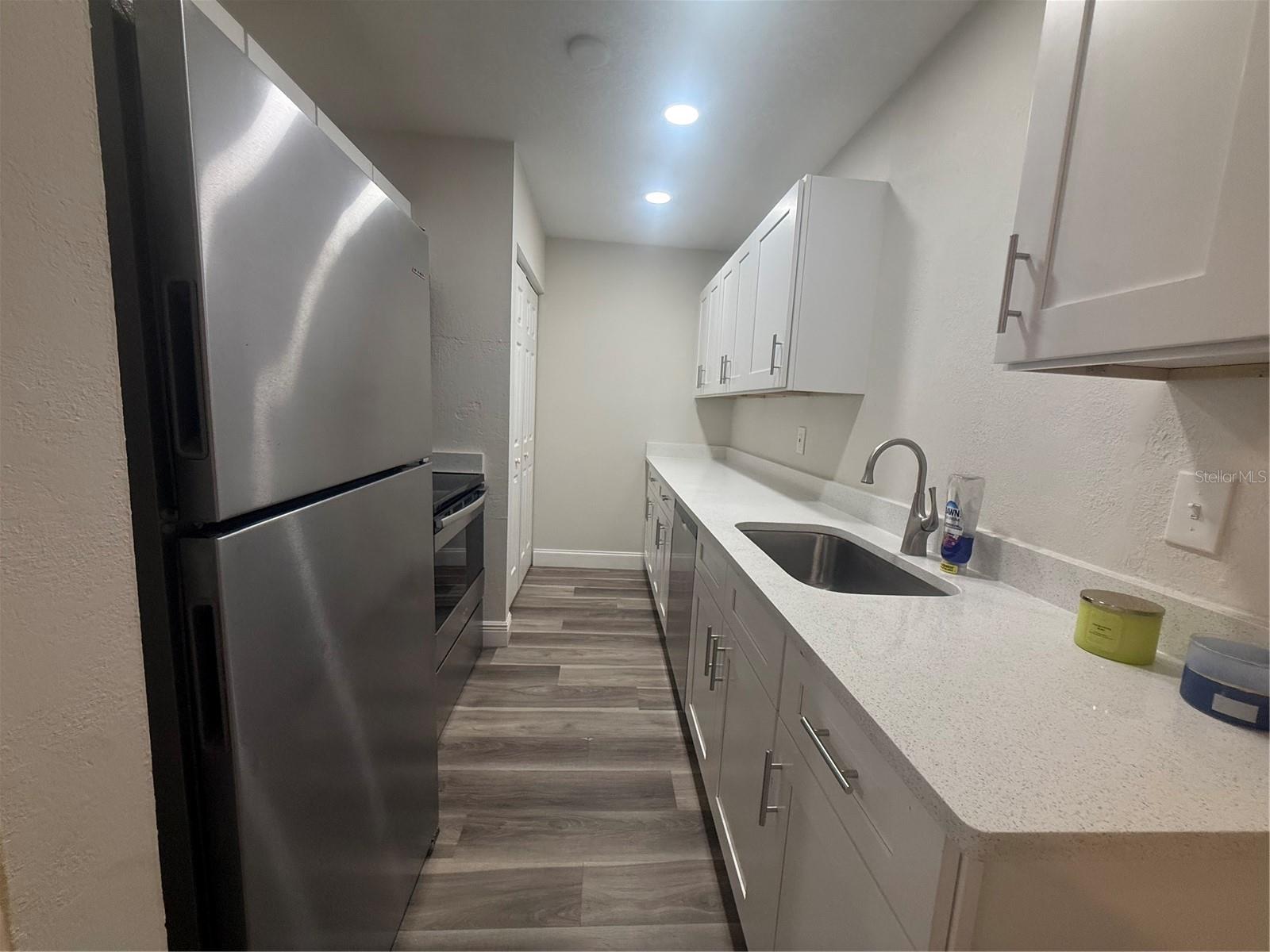 Image 6 of 16 For 1244 London Avenue 1244