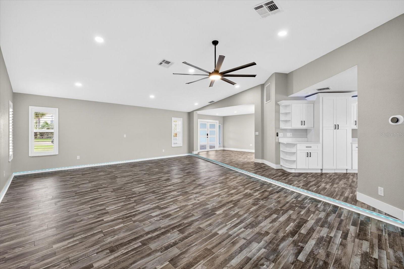 Image 10 of 96 For 4111 Marine Parkway