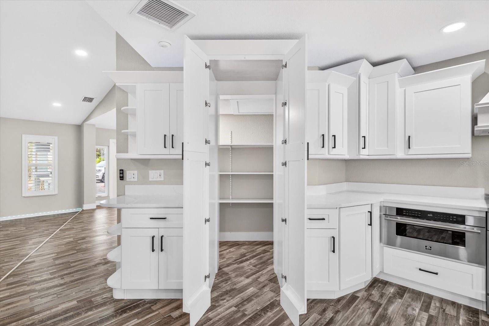 Image 15 of 96 For 4111 Marine Parkway