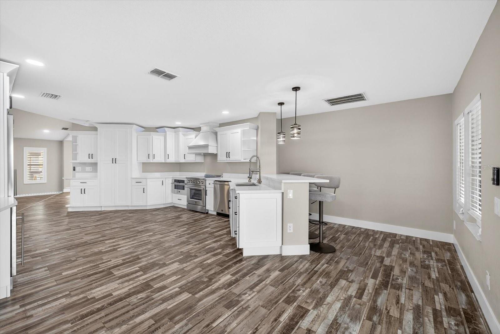 Image 26 of 96 For 4111 Marine Parkway