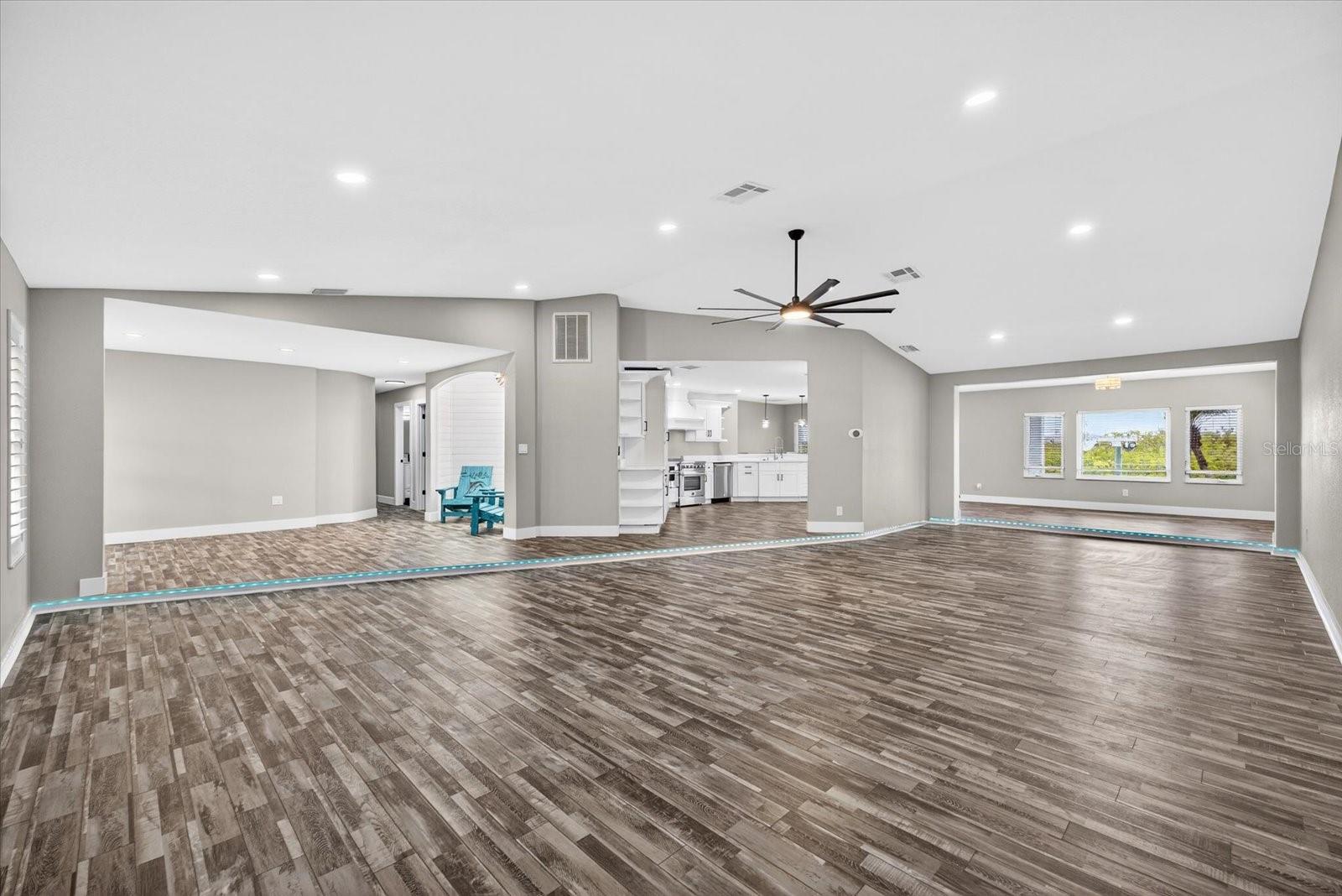 Image 7 of 96 For 4111 Marine Parkway