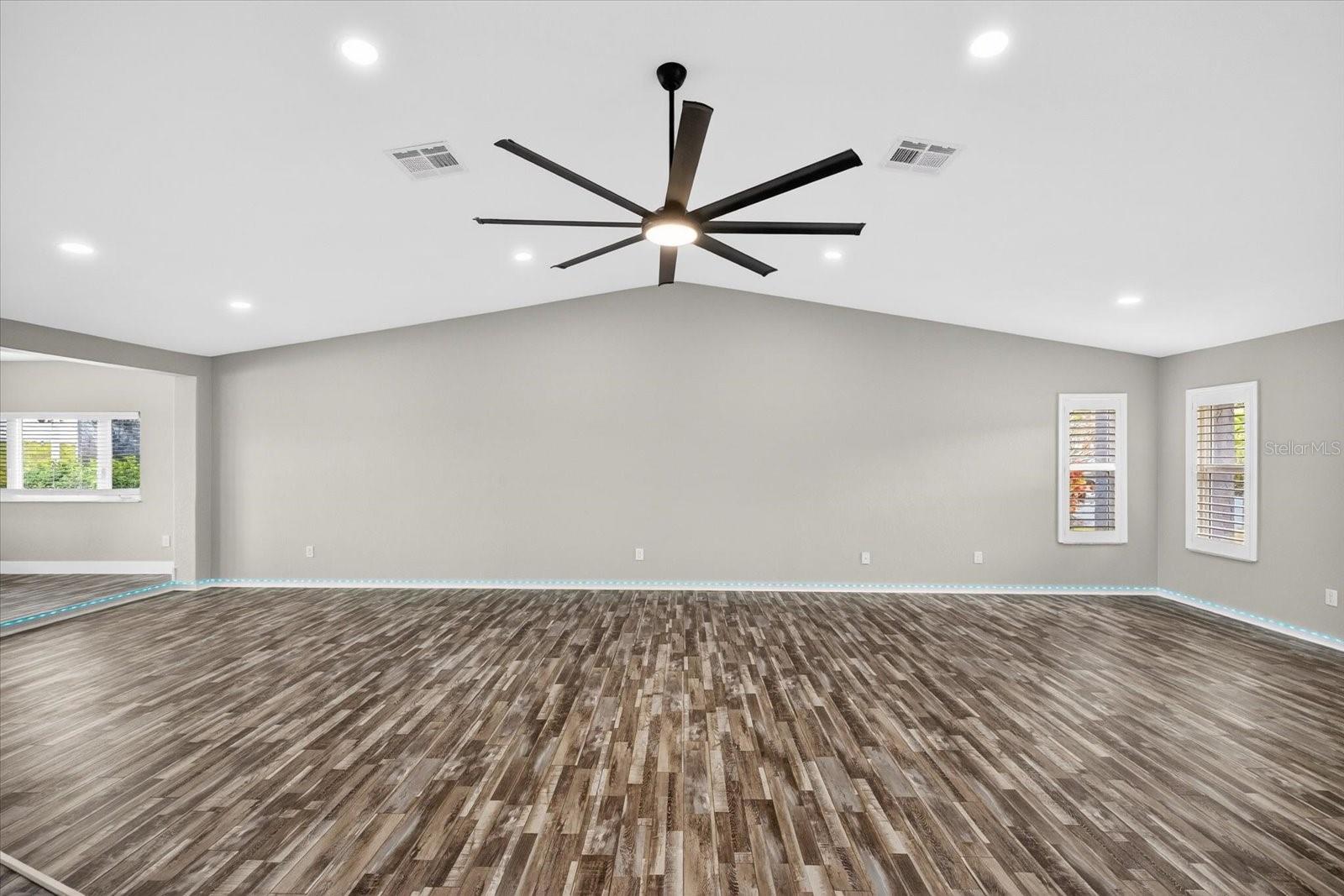 Image 9 of 96 For 4111 Marine Parkway