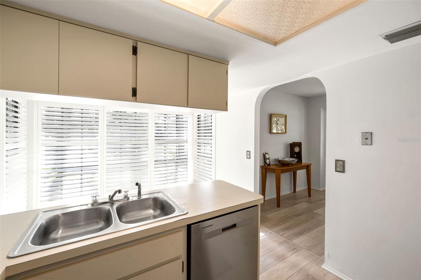 Image 16 of 64 For 6665 Water Oak Court