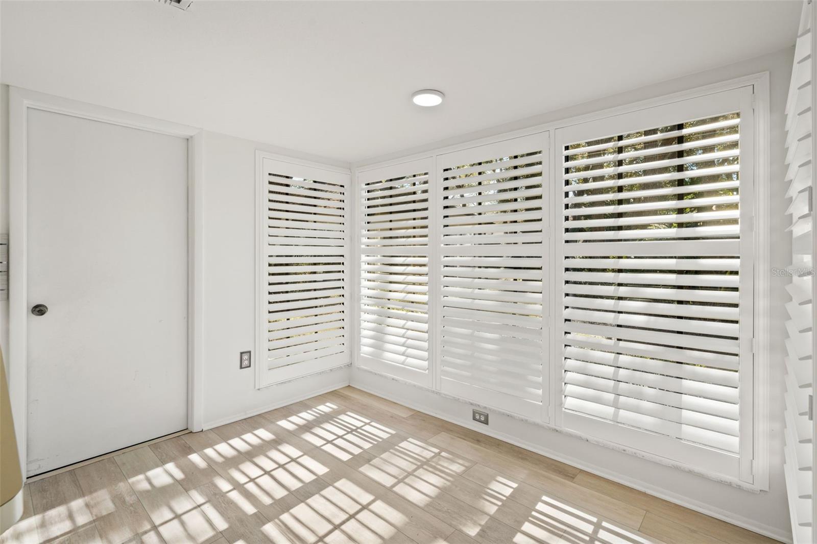 Image 20 of 64 For 6665 Water Oak Court