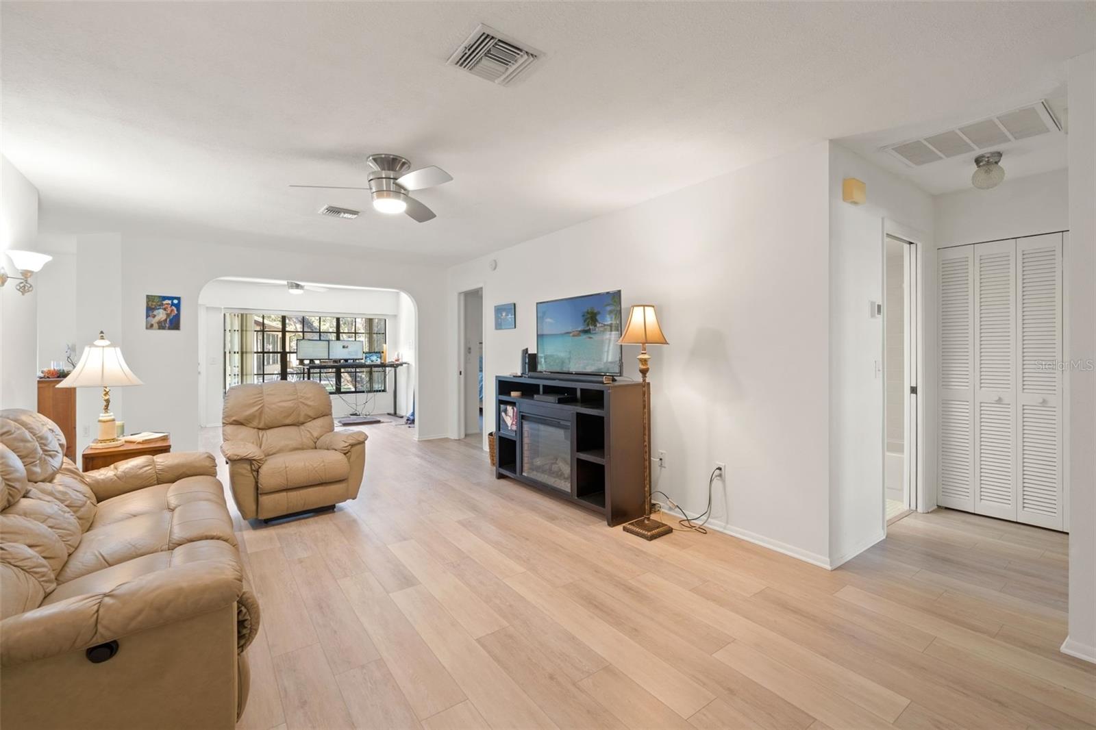 Image 25 of 64 For 6665 Water Oak Court