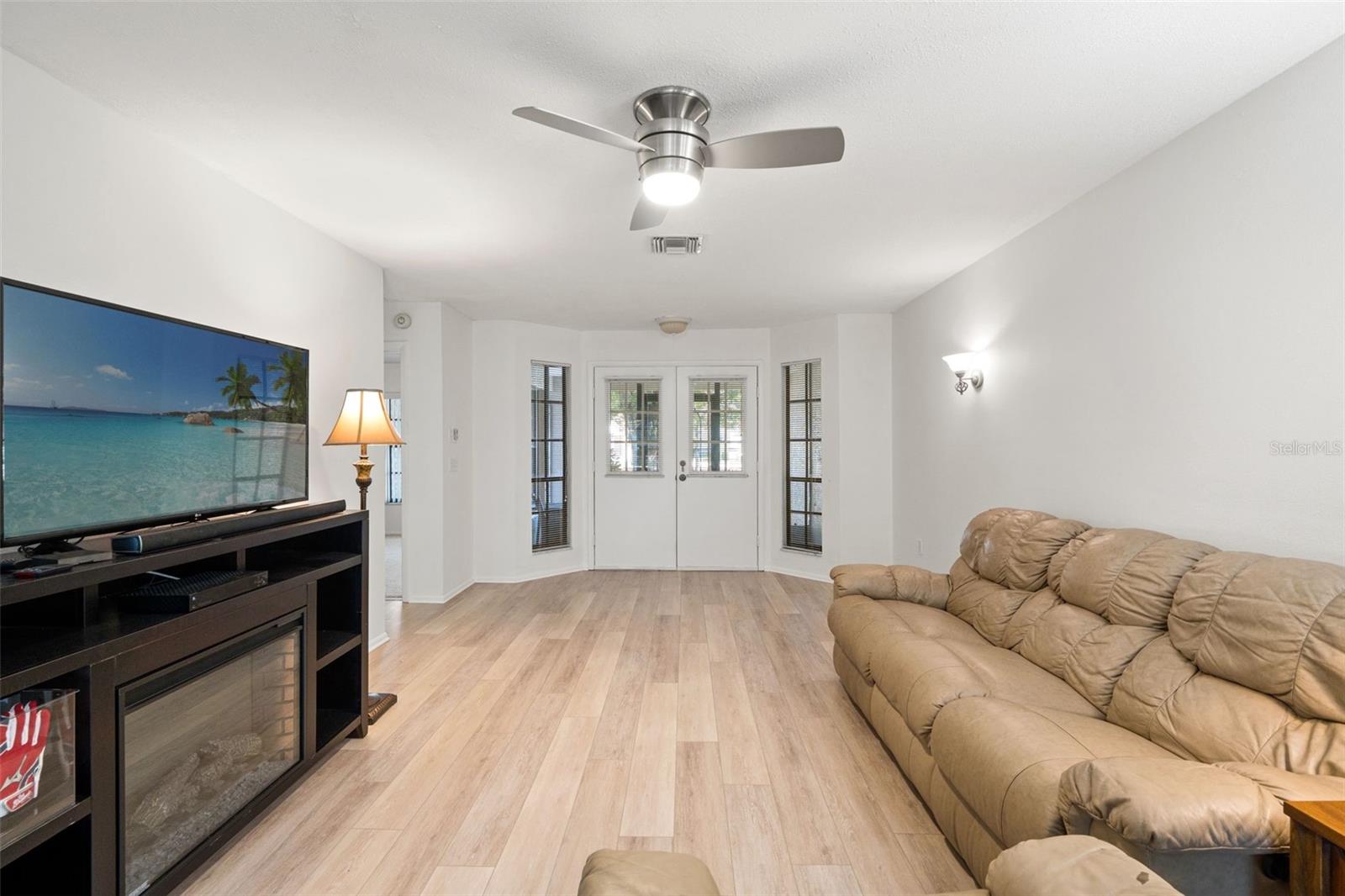 Image 8 of 64 For 6665 Water Oak Court