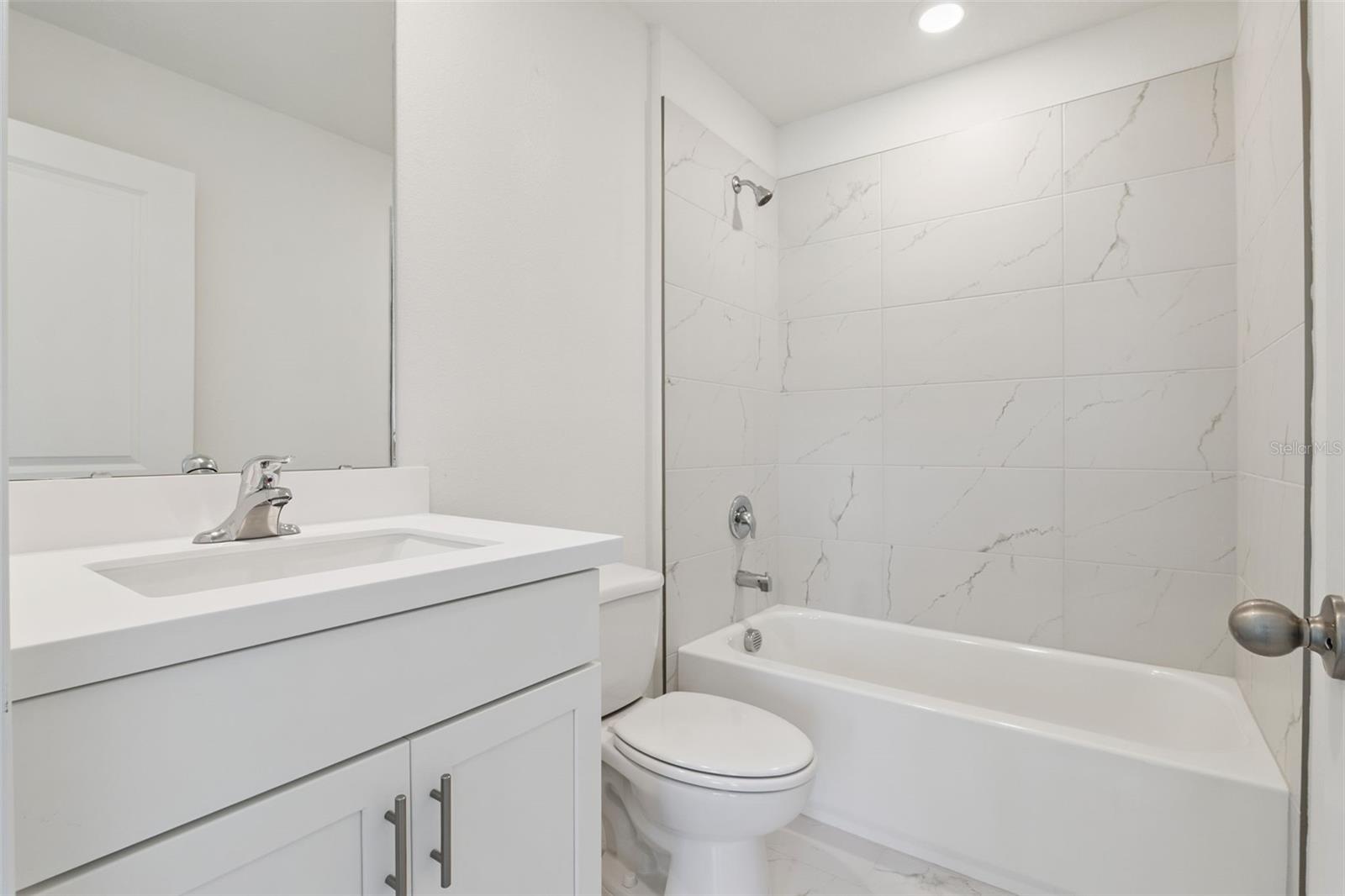 Image 16 of 22 For 655 Emerald Grove Drive