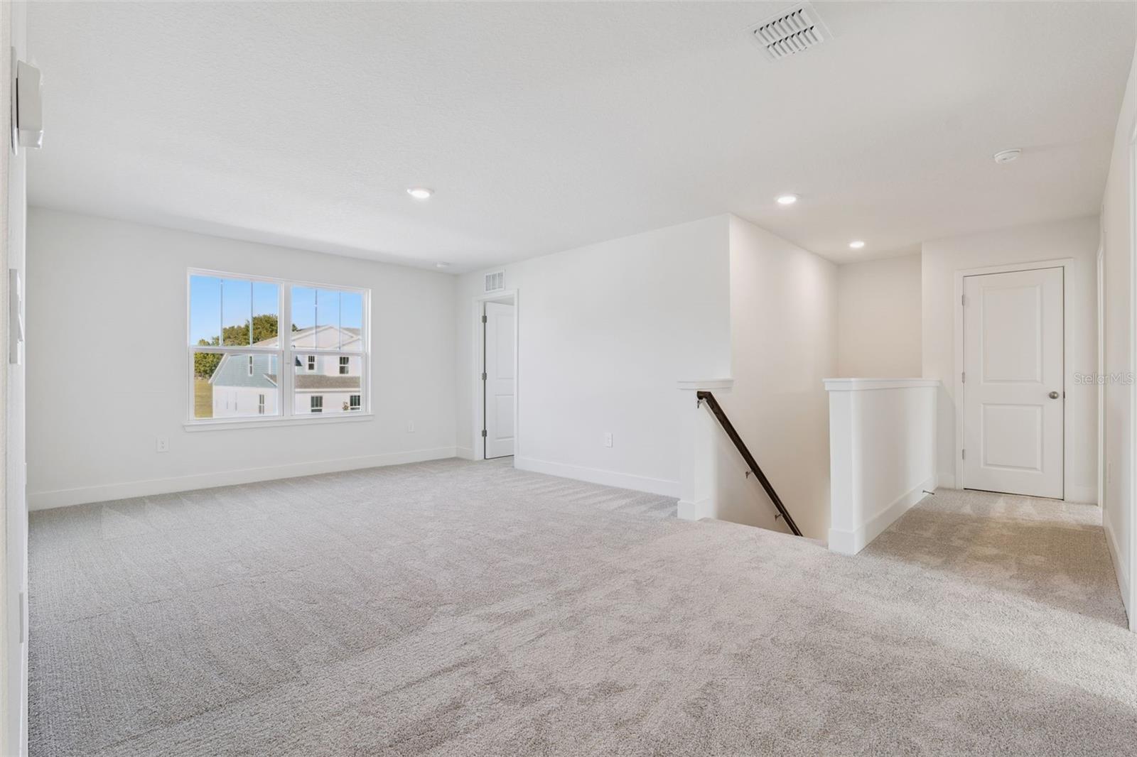 Image 5 of 22 For 655 Emerald Grove Drive