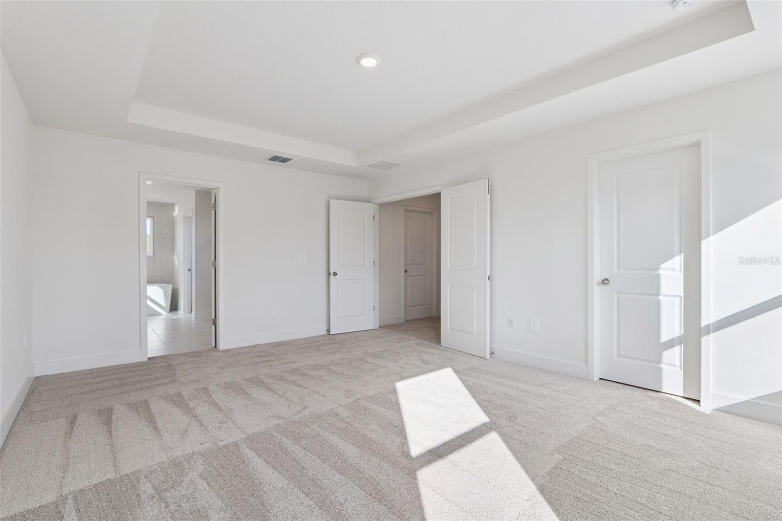 Image 7 of 22 For 655 Emerald Grove Drive