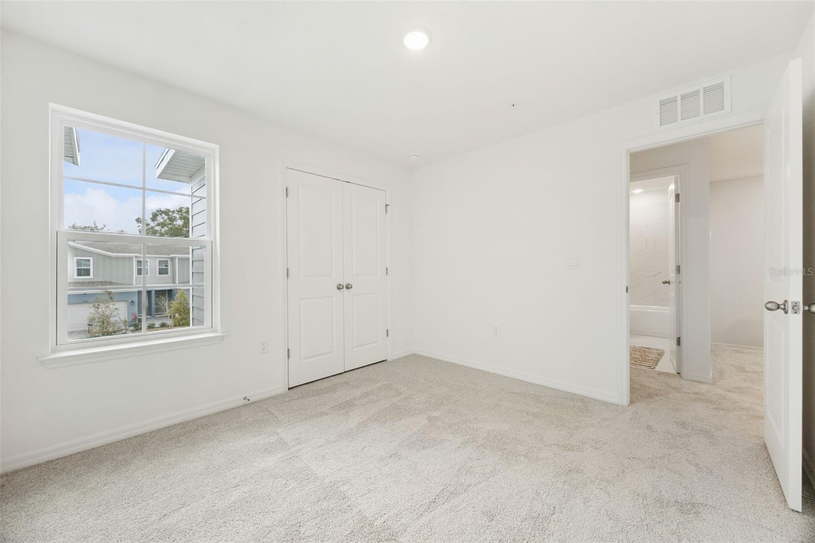 Image 29 of 45 For 5277 Luisa Court