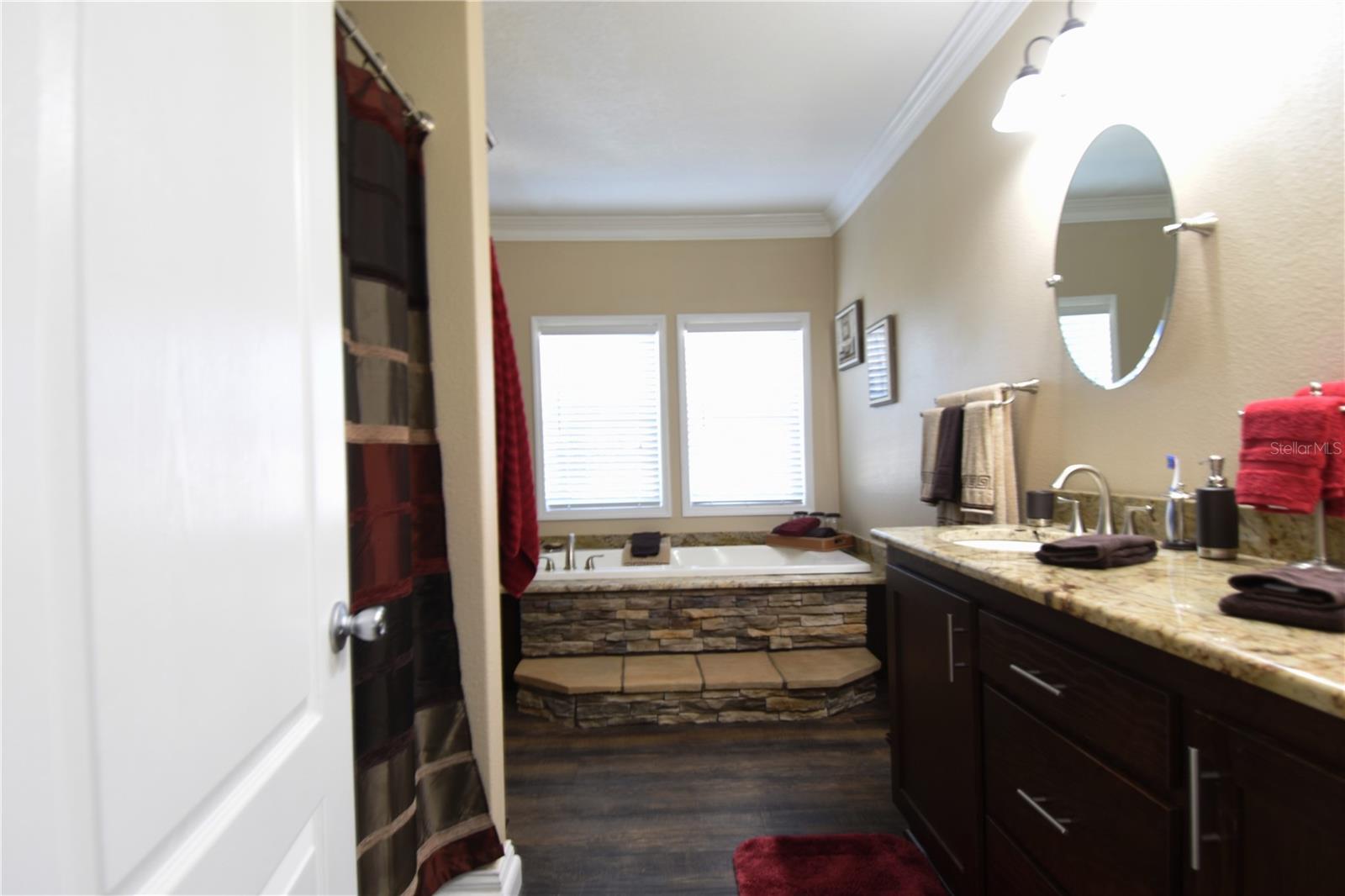 Listing photo id 16 for 6271 Nodoc Road