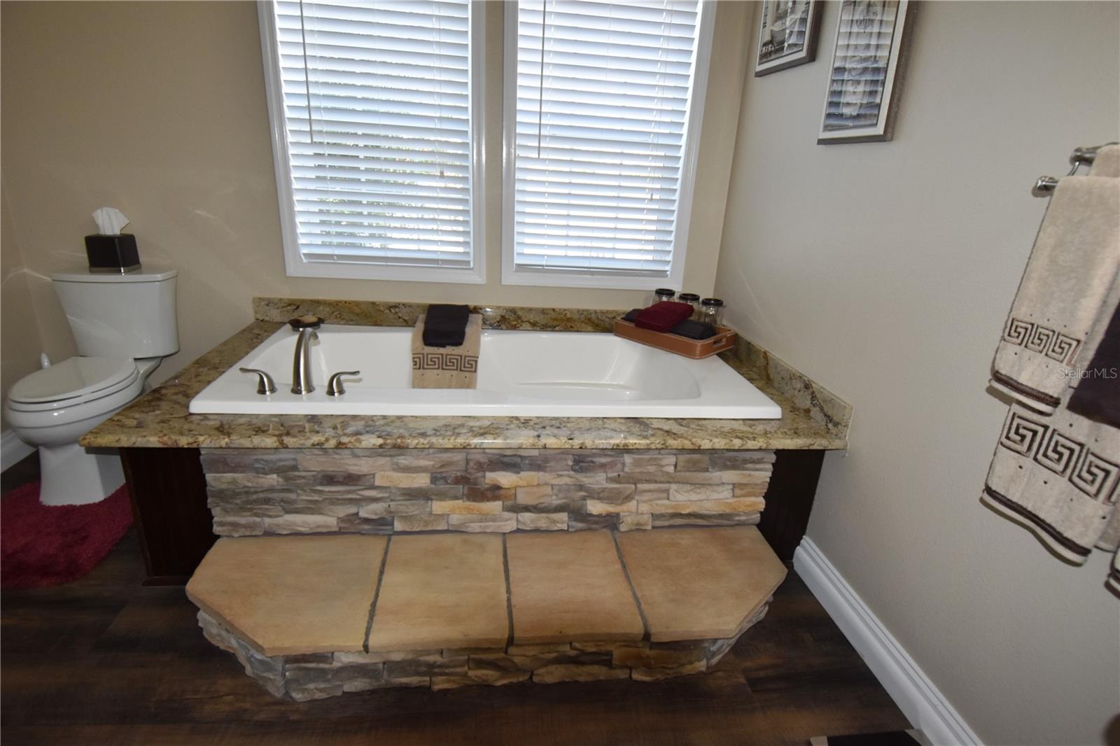 Listing photo id 18 for 6271 Nodoc Road