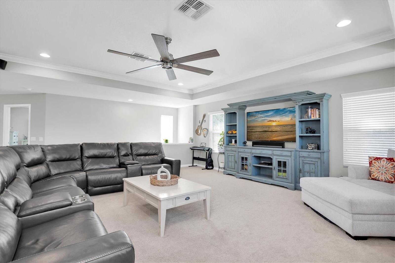 Image 24 of 48 For 3833 Villamore Lane