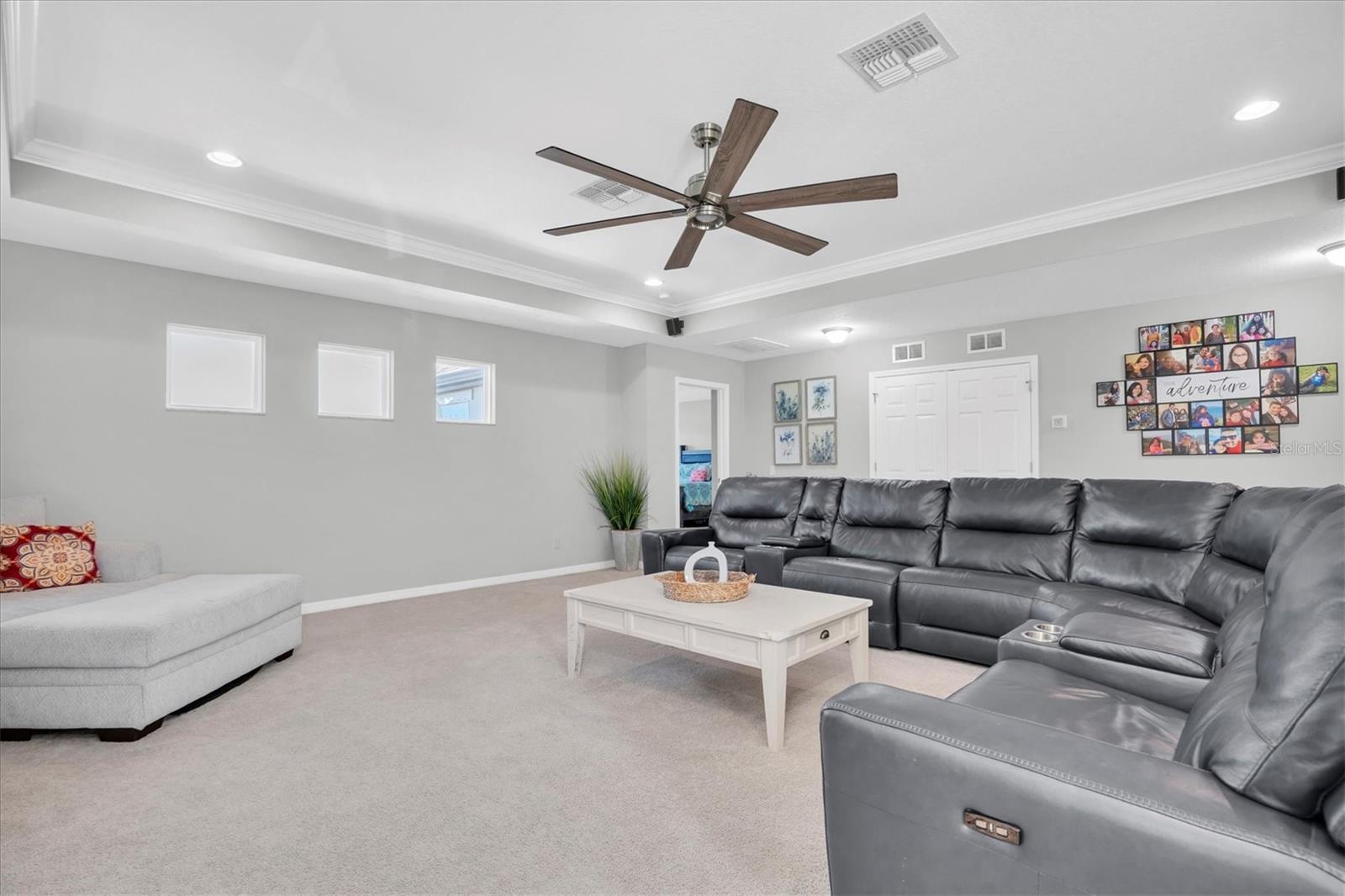 Image 25 of 48 For 3833 Villamore Lane