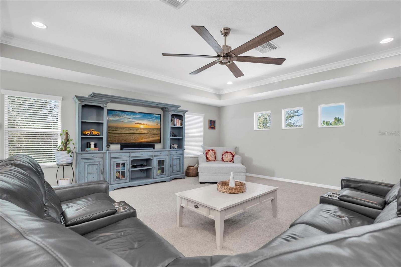 Image 26 of 48 For 3833 Villamore Lane