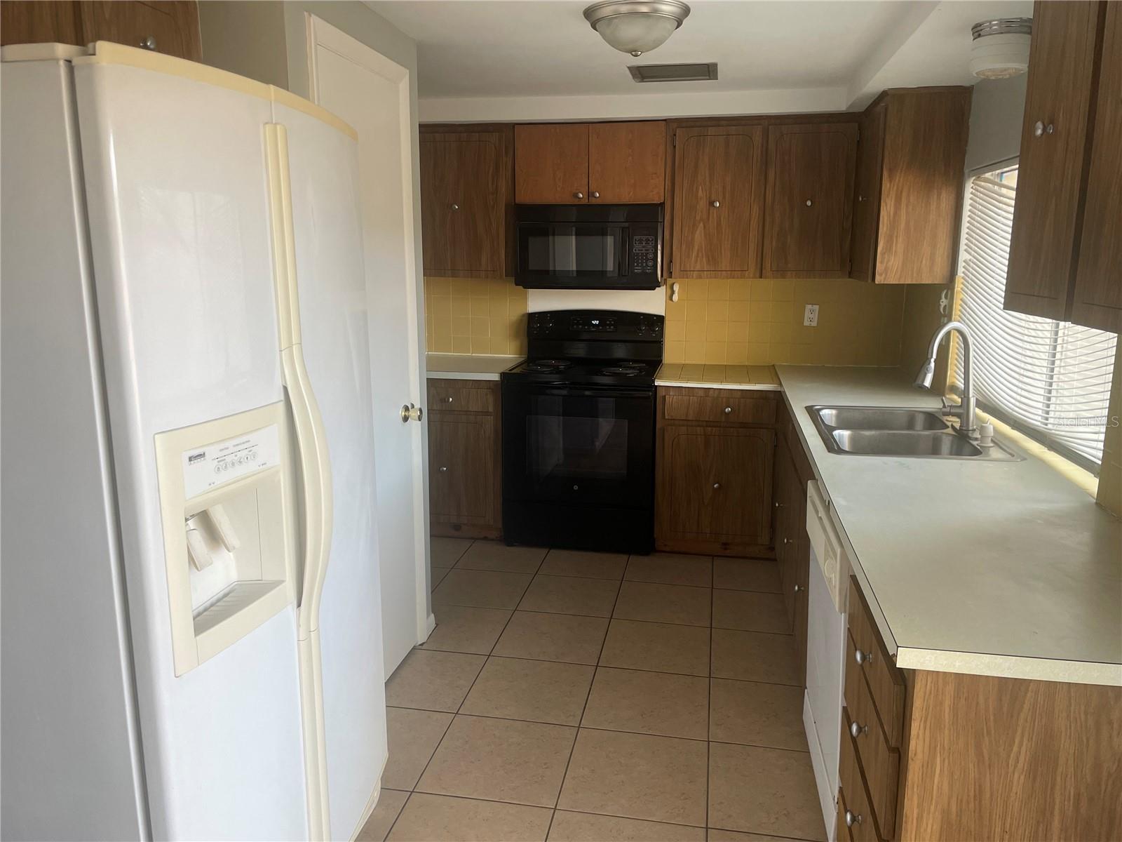 Image 9 of 21 For 4037 Claremont Drive