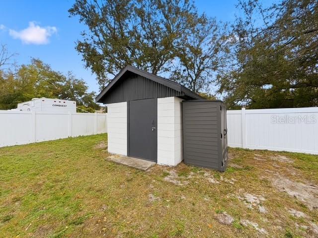 Image 27 of 32 For 6606 West Chelsea Street