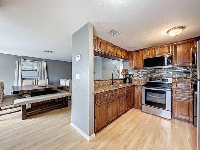 Image 4 of 32 For 6606 West Chelsea Street