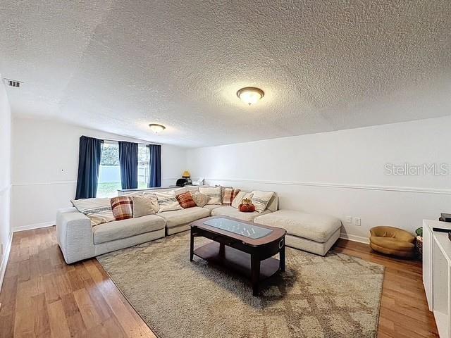 Image 8 of 32 For 6606 West Chelsea Street