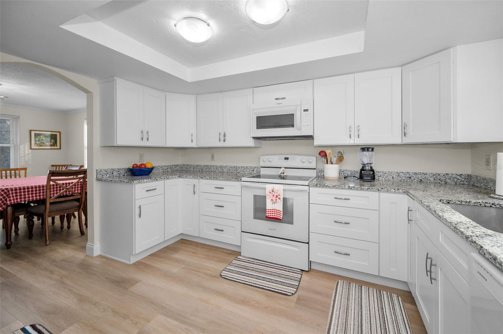 Image 10 of 32 For 817 Riverside Drive