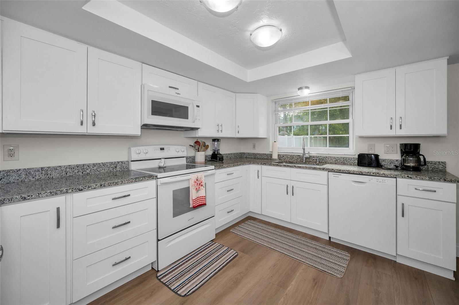 Image 12 of 32 For 817 Riverside Drive