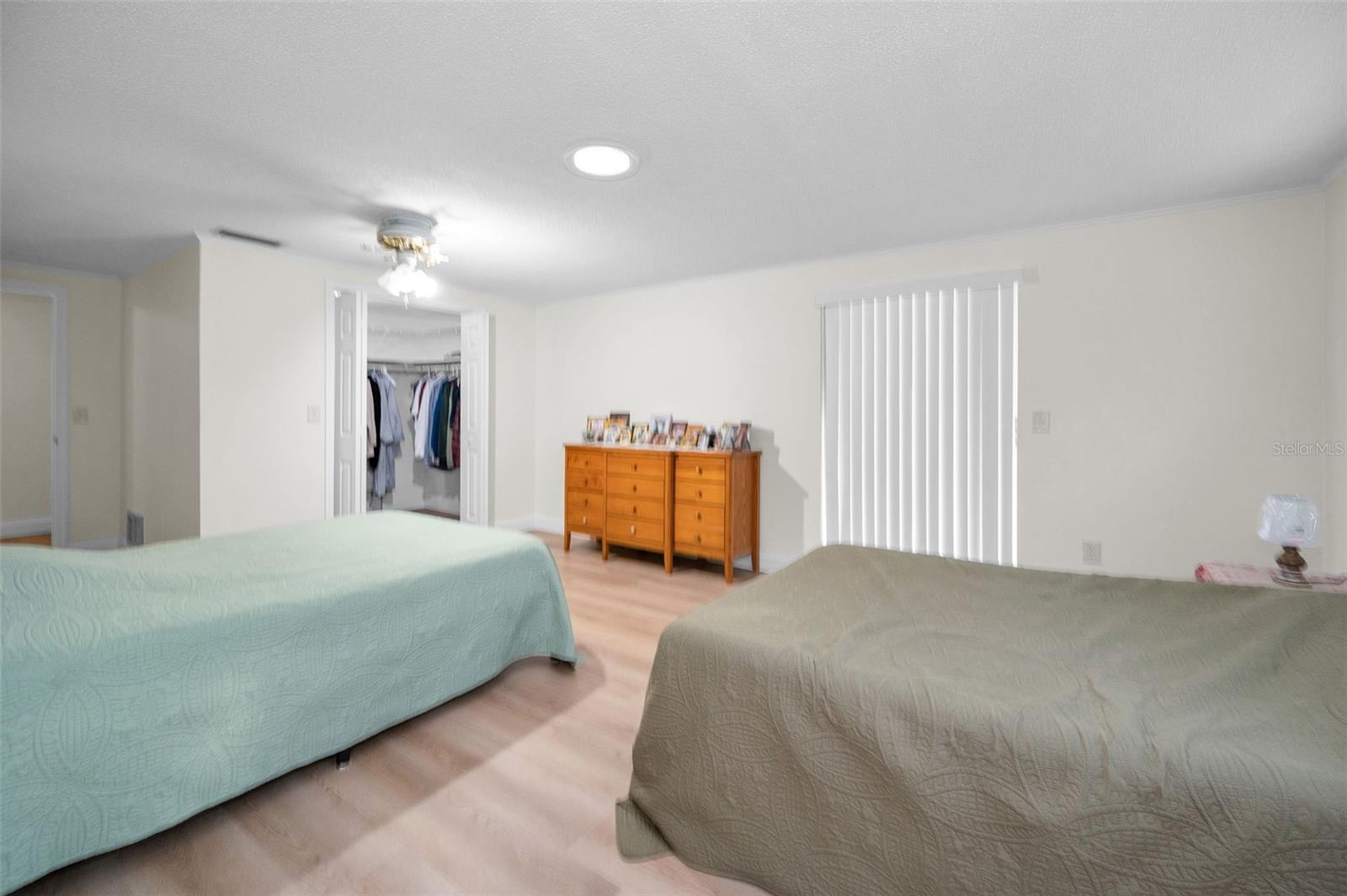 Image 15 of 32 For 817 Riverside Drive