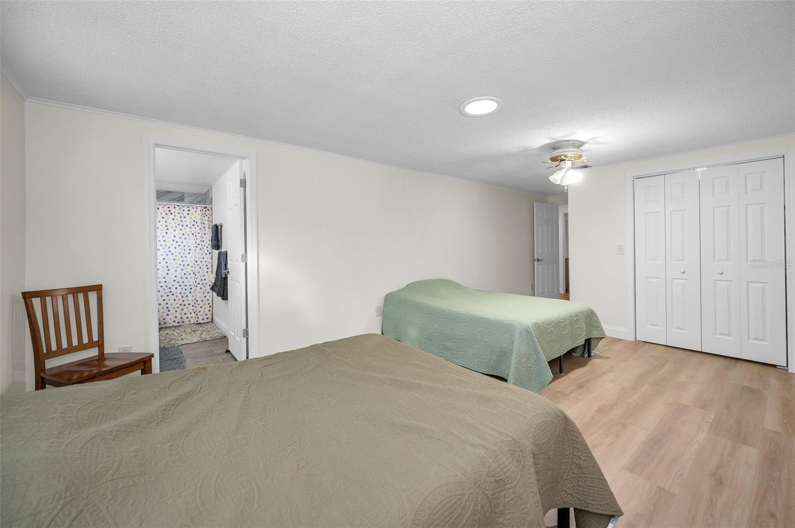 Image 16 of 32 For 817 Riverside Drive