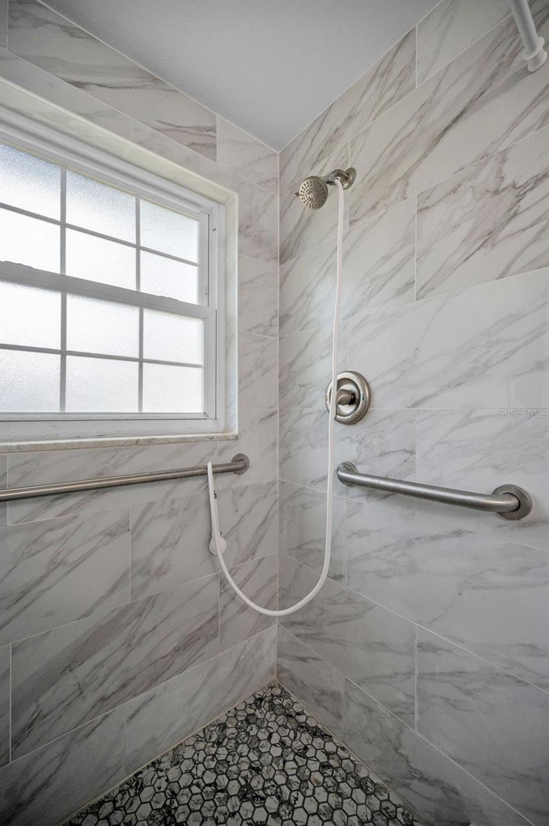 Image 18 of 32 For 817 Riverside Drive