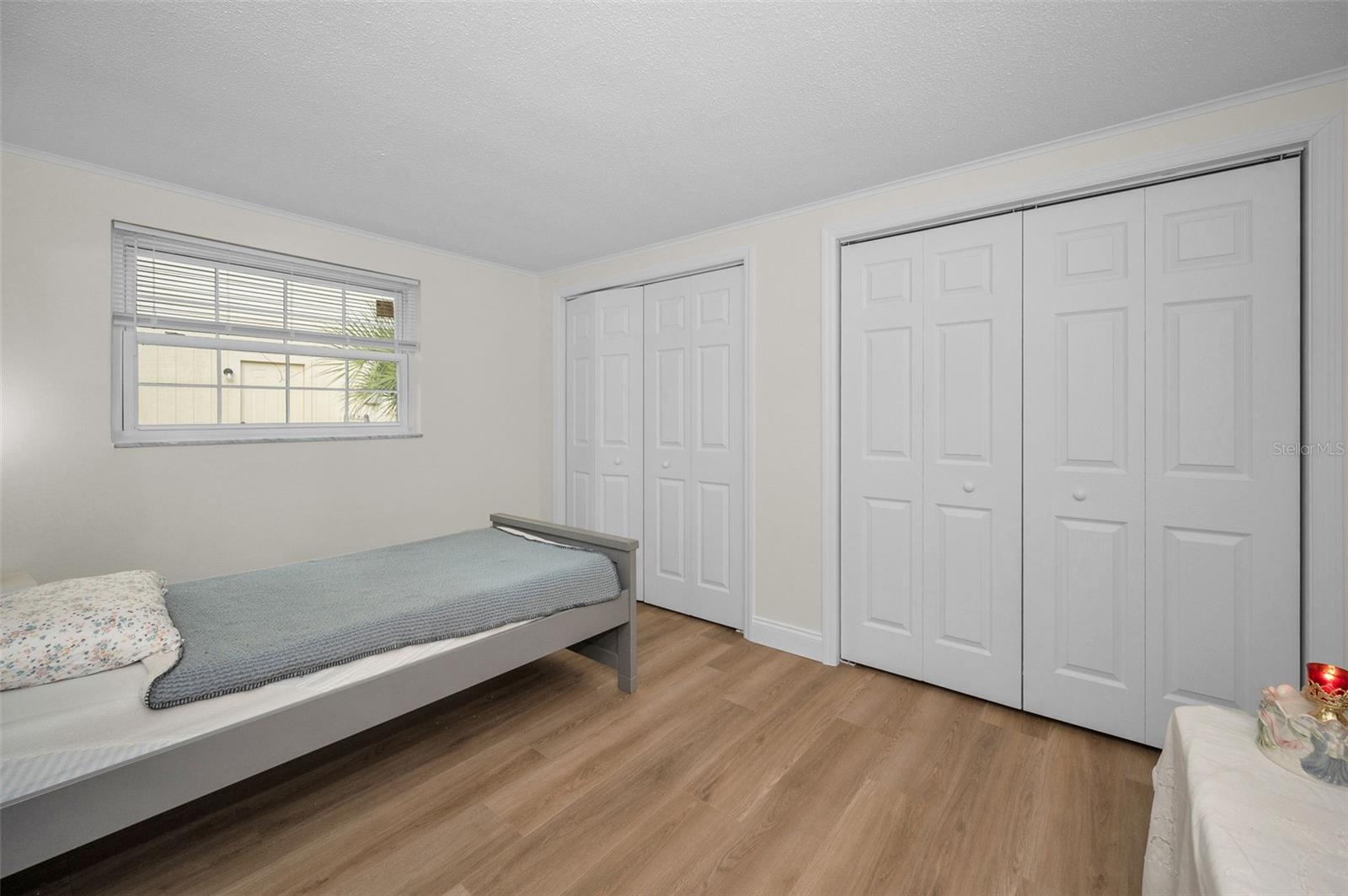 Image 20 of 32 For 817 Riverside Drive