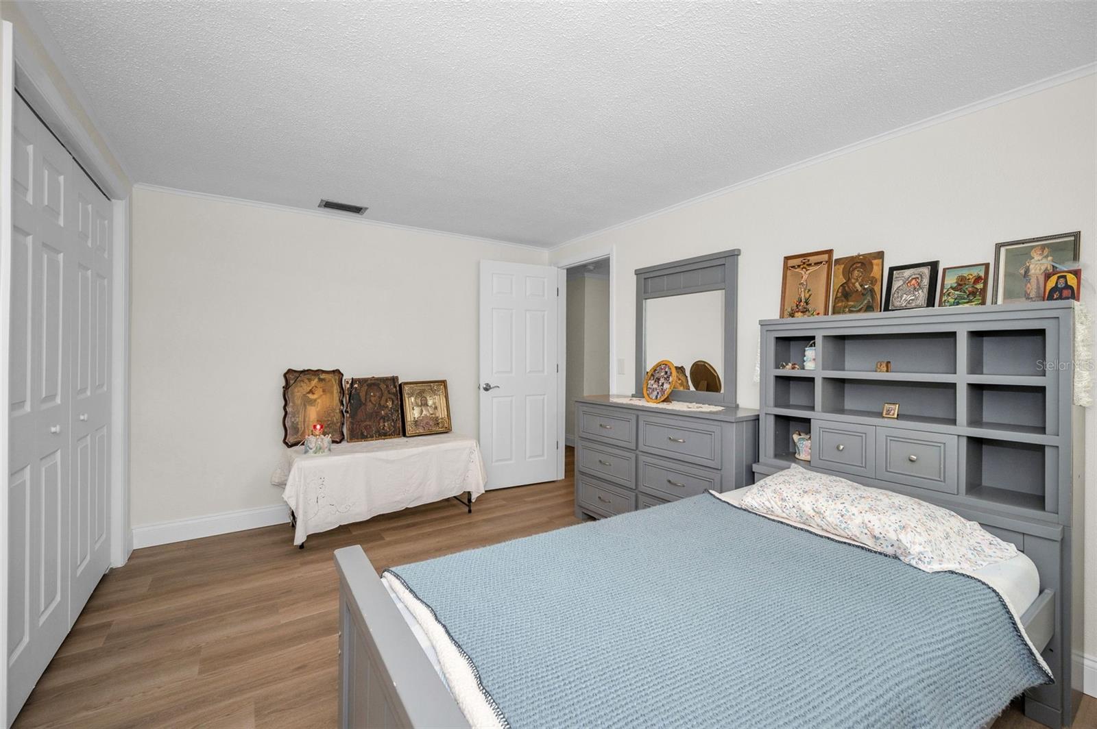 Image 21 of 32 For 817 Riverside Drive