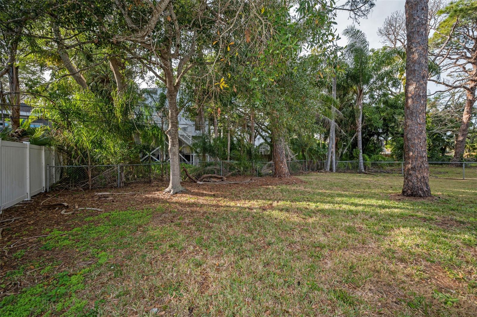 Image 30 of 32 For 817 Riverside Drive