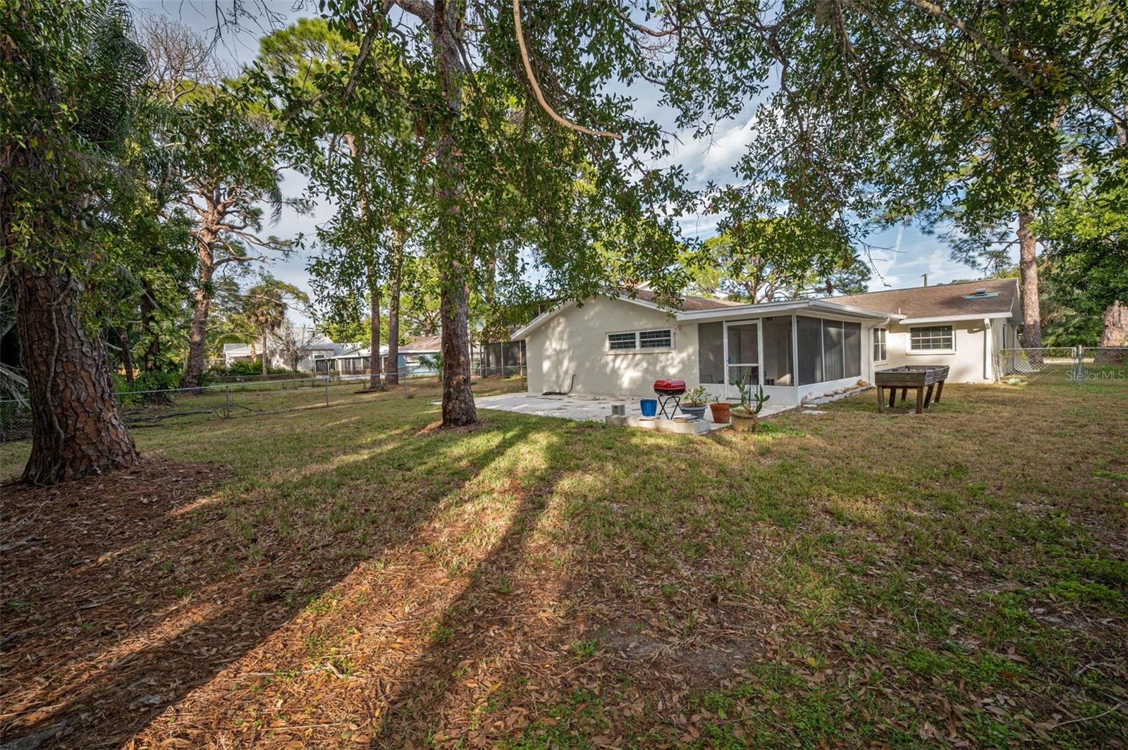 Image 31 of 32 For 817 Riverside Drive