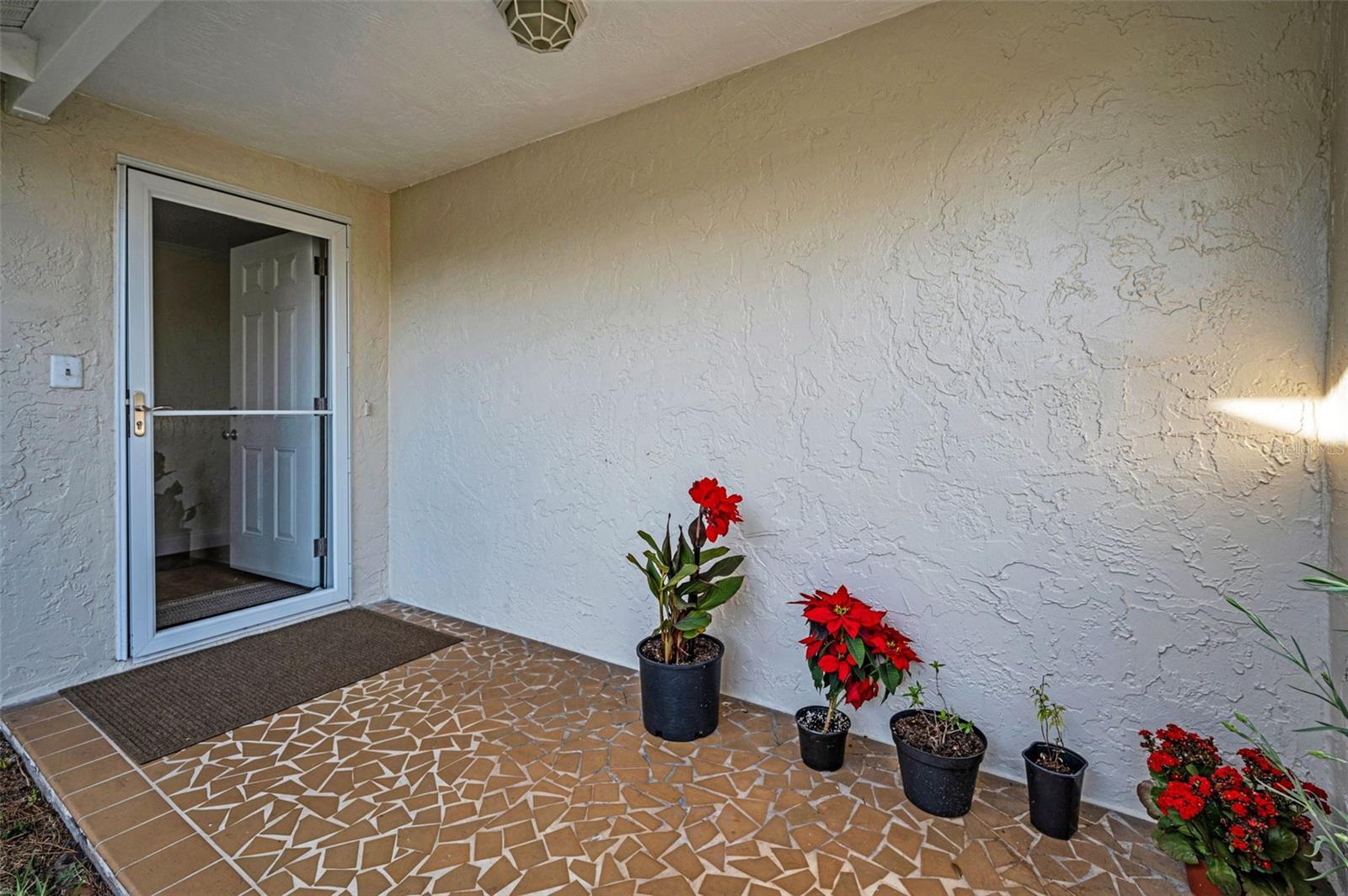 Image 4 of 32 For 817 Riverside Drive