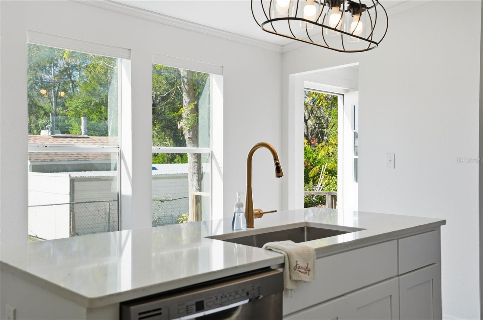 Image 12 of 55 For 3315 Southwest Boulevard