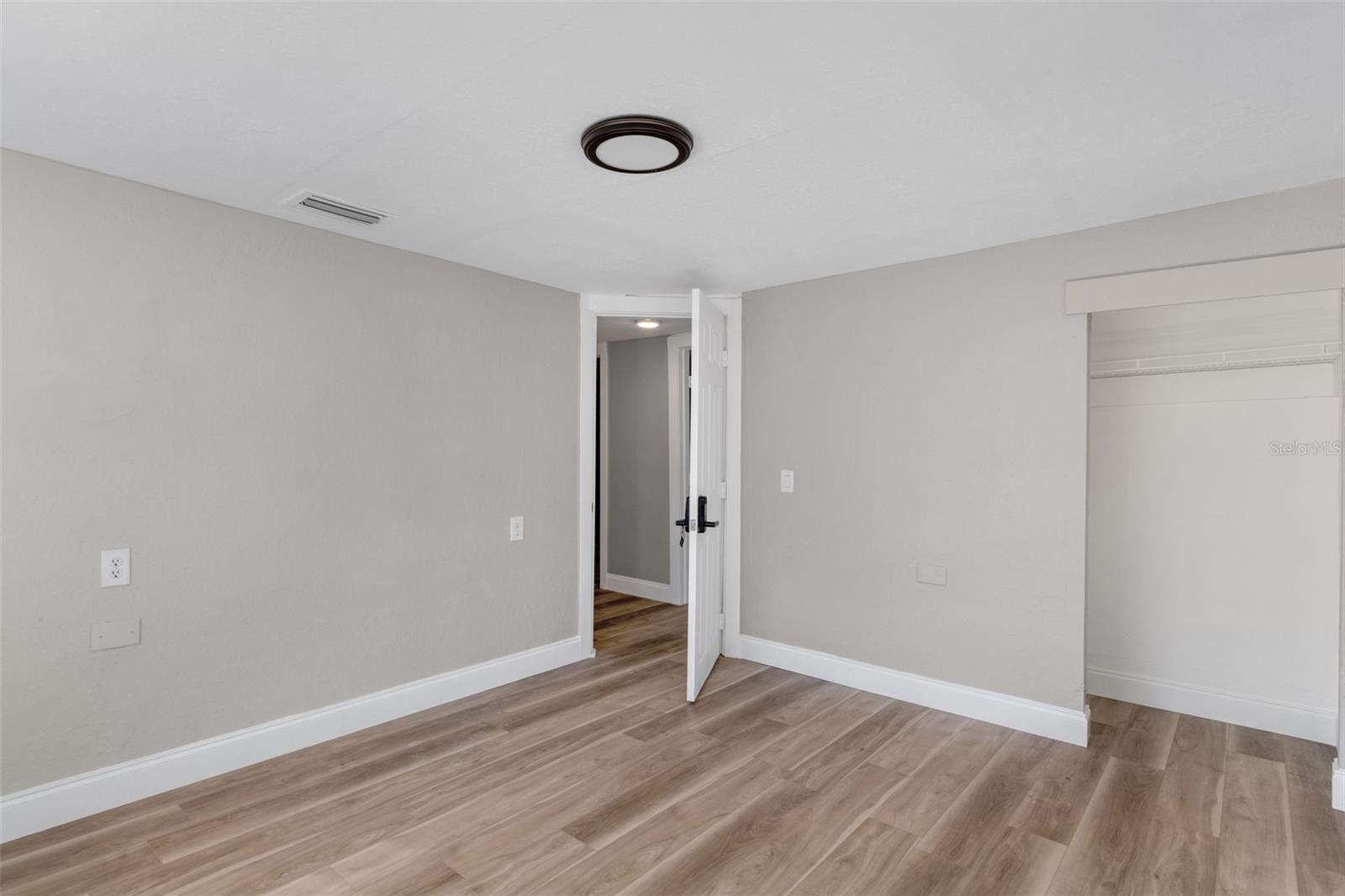 Image 27 of 33 For 19222 Fort Dade Avenue