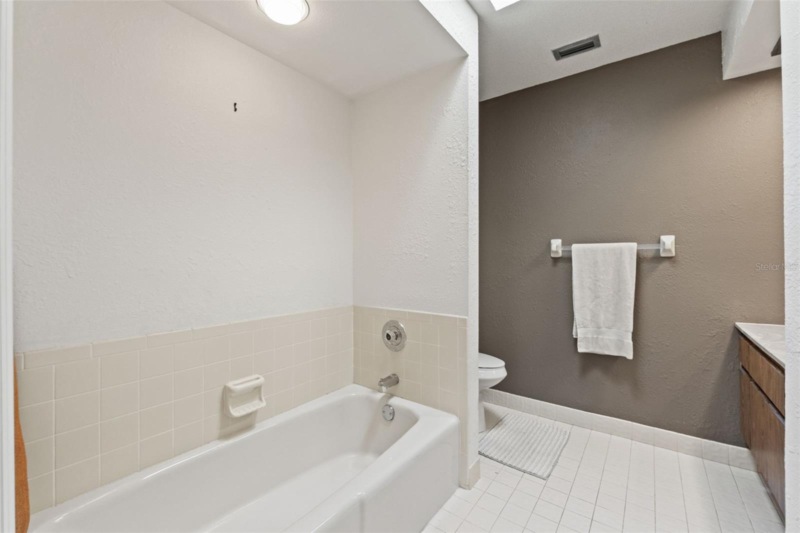 Image 28 of 54 For 206 Rusk Circle